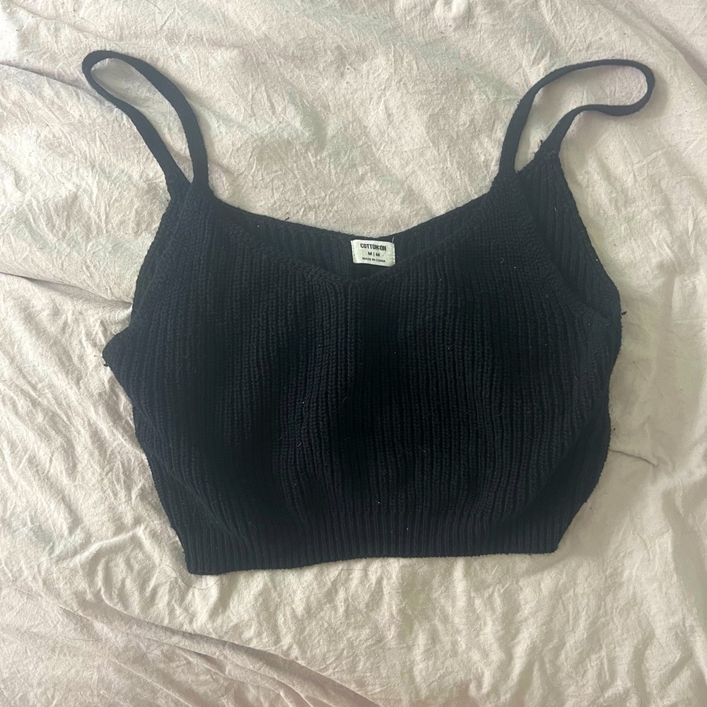 Black cropped tank